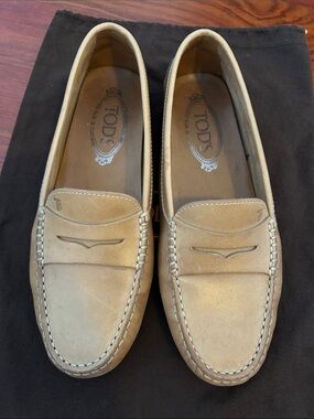 Tod’s Gommini Leather Drivers Loafers Light Brown Size 36.5 / 6.5